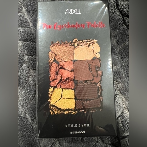 Ardell pro eyeshadow palette - Picture 3 of 5